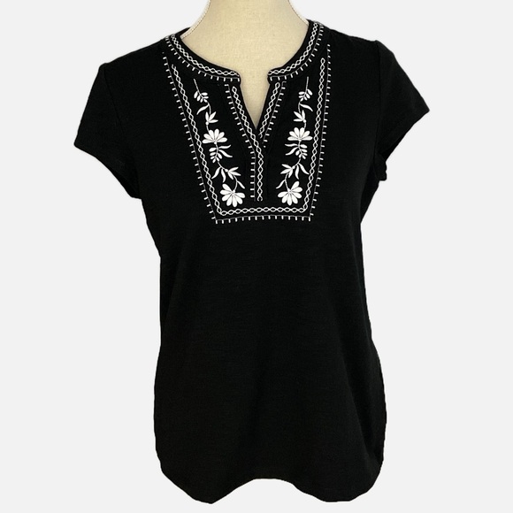 Talbots Short Sleeve Tee Shirt Size Small Black Floral Embroidered Split Neck - Picture 8 of 8